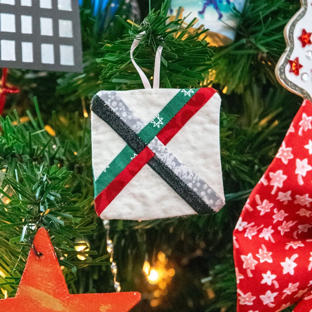 Dawn Christmas Tree Ornament Pattern - download